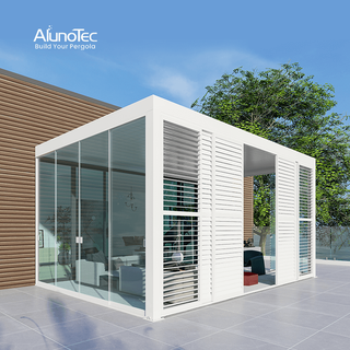 AlunoTec Outdoor Space Individuelles Pergola-Design verwandelt den Hinterhof in eine private Oase mit Lamellenfenstern
