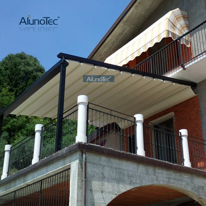 Moderne, elektrisch und nachhaltig bedienbare Markise mit ausfahrbarem Dach für die Terrasse